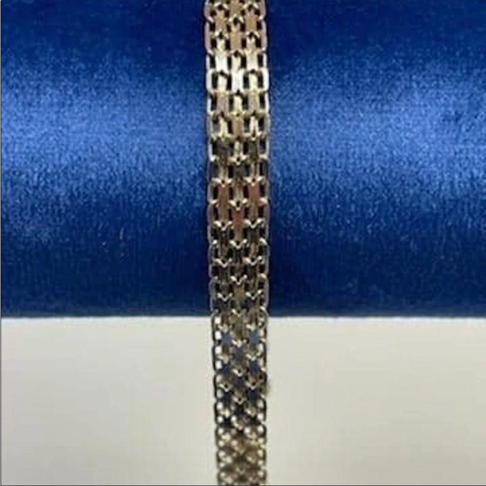 Gorgeous 14K Gold Bracelet - Picture 5 of 8